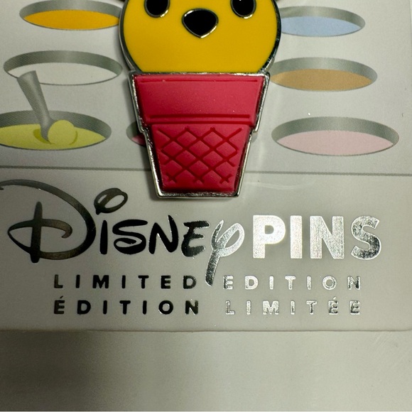(Sold)NWT. Disney Pin Character Scoops - LE Winnie The Pooh And Tigger ice cream - Picture 5 of 9
